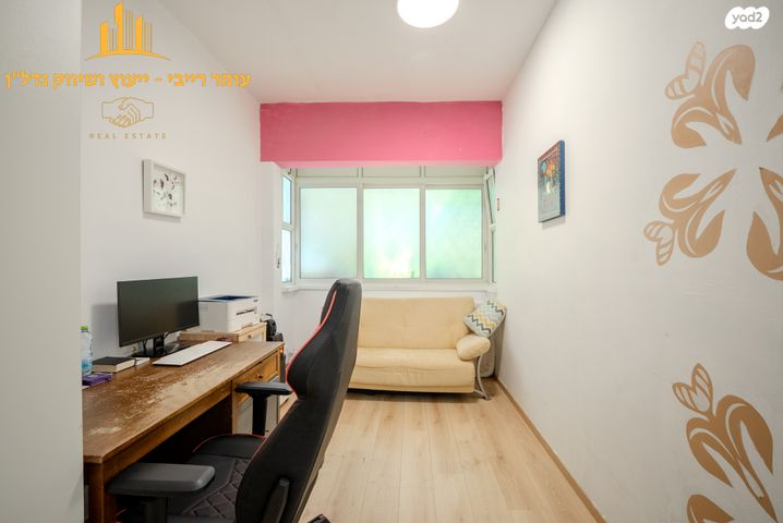 דירת גן, אנצו סירני, גבעת הרמבם, גבעתיים