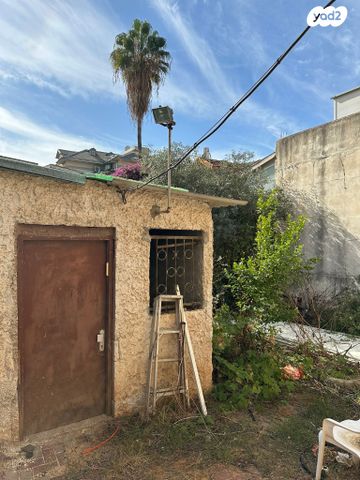 דירת גן, שיכוני מזרחי, כפר סבא