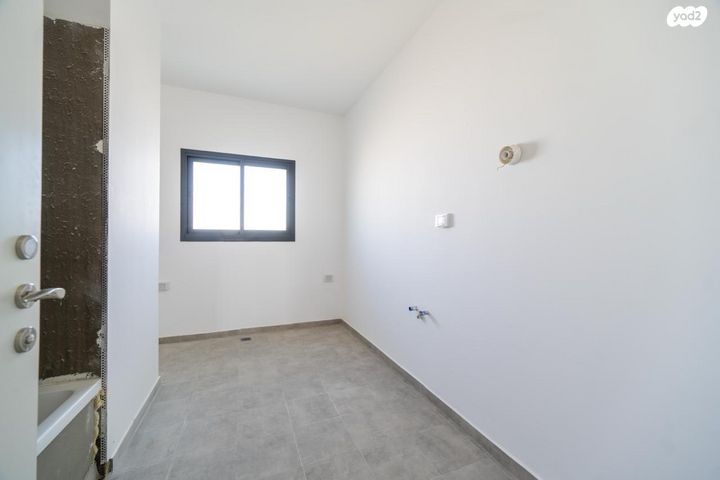 גג/ פנטהאוז, הנרייטה סולד, שעריה, פתח תקווה