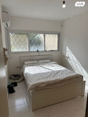 דירת גן, שיכוני מזרחי, כפר סבא