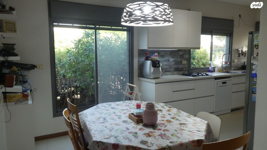 בית פרטי/ קוטג', שביל הרקפות, בן עמי, בן עמי