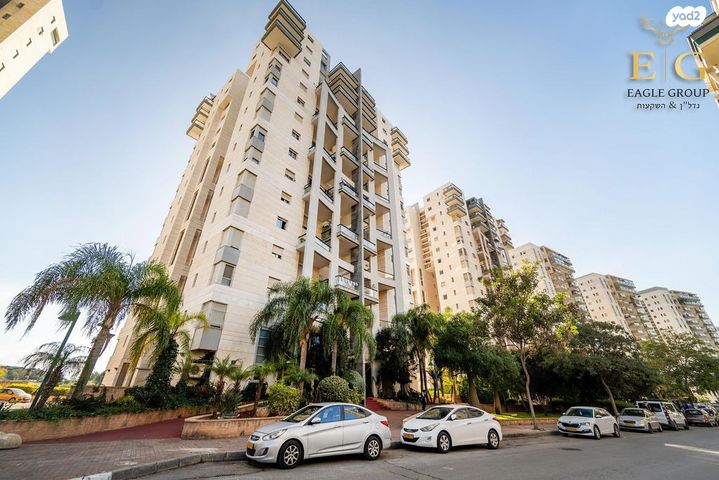 דירה, רחובות החדשה, רחובות