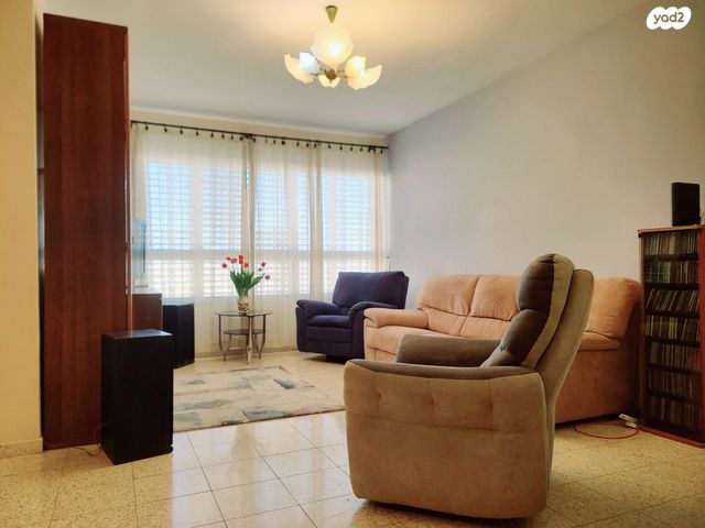 האדמו"ר האמצעי 