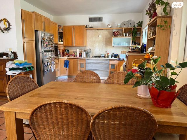 דירה, בן יהודה 14, הרצליה