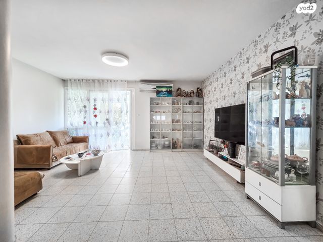 טריפלקס, חפץ חיים, אברמסקי, קרית אתא