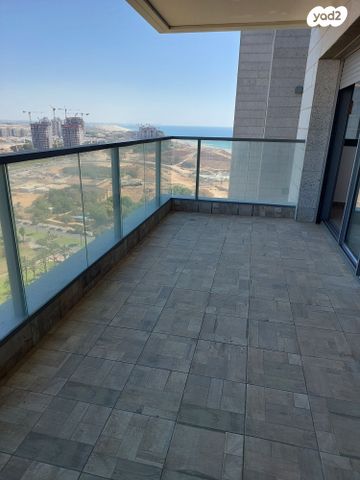 דירה, יצחק שדה 4, דרום מערב ותיק, בת ים