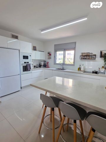 דירה, עוגן 7, גלי כרמל, טירת כרמל