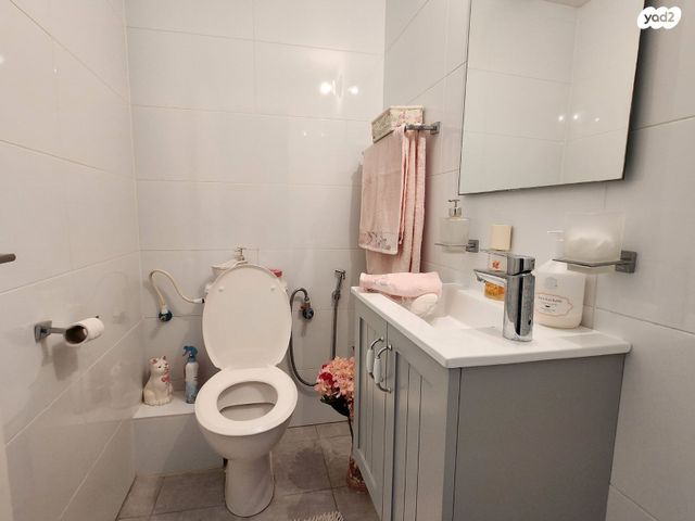 דירה, הרב ניסנבאום 37, אזור תעשיה, בת ים