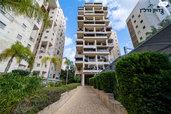 דירת גן, אילונה פהר 11, קרית אילון, חולון