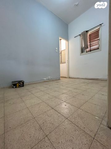 דירה, קריניצי 98, שכונת בן גוריון, מרכז העיר ג', רמת גן