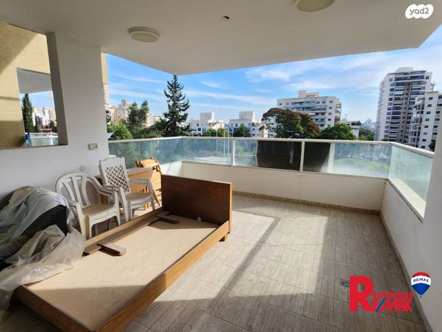 דירה, הרב נסים בכר 7, דרום מזרח, בת ים