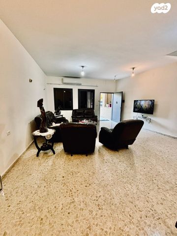 דו משפחתי, השומר, השופטים צפון, רמלה