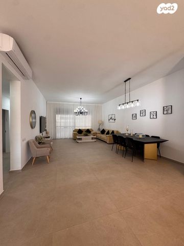 בית פרטי/ קוטג', נירים, הפארק, אופקים