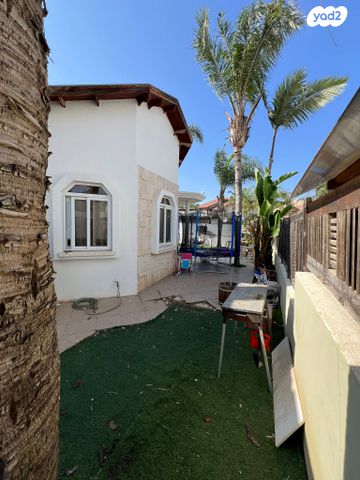 בית פרטי/ קוטג', מונטיפיורי, קרית מנחם בגין, נתיבות