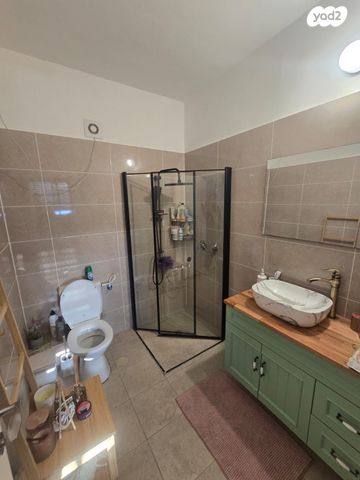 דירה, אסתר המלכה, כרמי גת, קרית גת