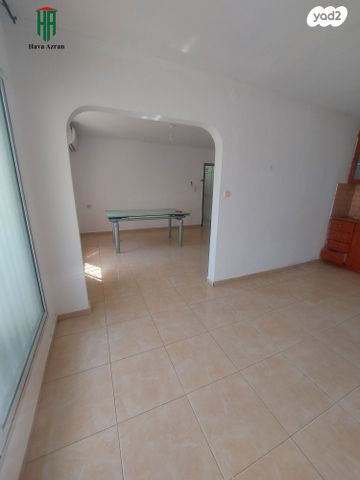 שמשון, חדרה הצעירה