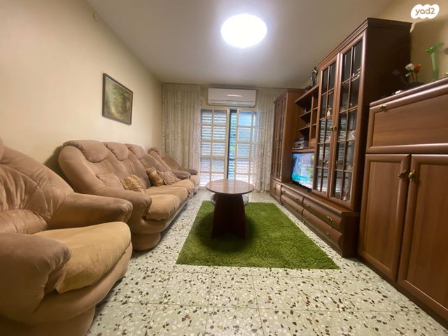 בית פרטי/ קוטג', שמואל דיין 6, נאות גנים, נתניה