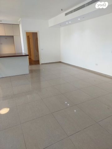 דירה, יצחק שדה 4, דרום מערב ותיק, בת ים