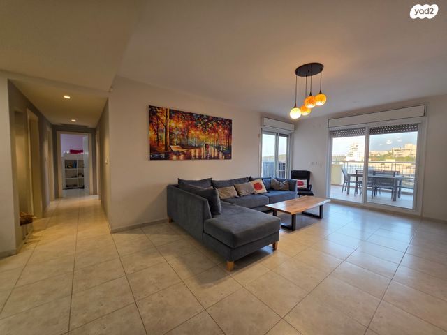 דירה, כיכר עמוס הנביא, הנביאים, מודיעין מכבים רעות