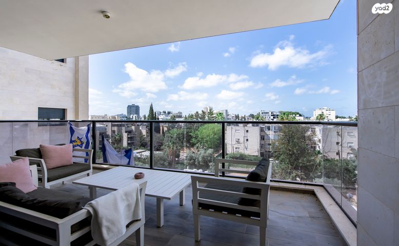 הרצליה הירוקה, נווה עובד