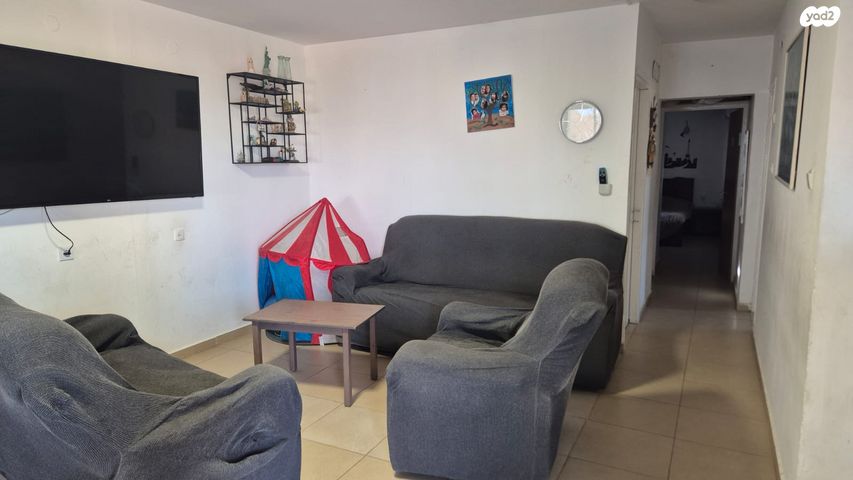 דו משפחתי, נחל טרשים, גוונים, מצפה רמון