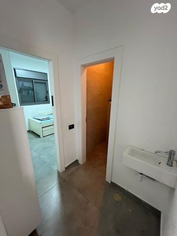 דירת גן, אריאל שרון, נווה שרון / שער העיר, נתיבות