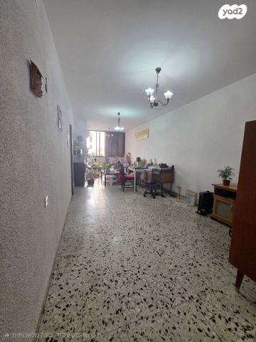 דירה, השקדים, מרכז העיר, סביניה, הוותיקה, קרית ביאליק