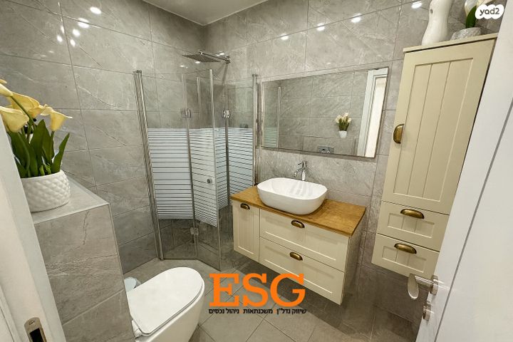 דירת גן, מבוא החמציץ, רובע ח', אשדוד