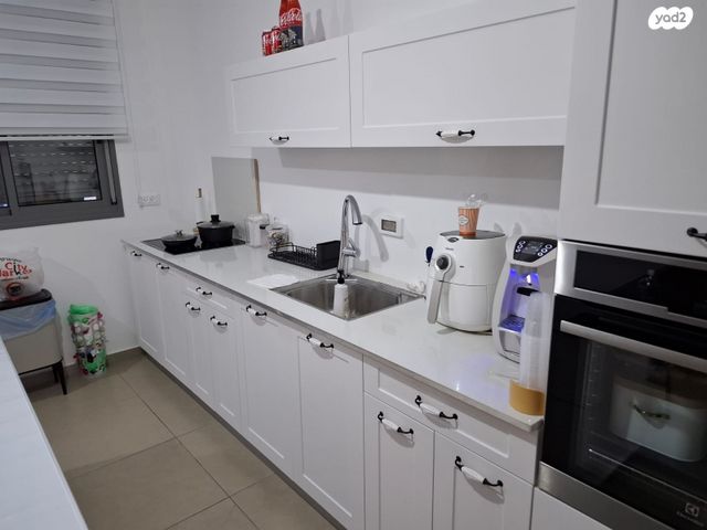 דירה, יצחק נבון, מורשת, מודיעין מכבים רעות