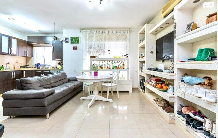 דירה, שדרות דוד המלך, אורות, אור עקיבא