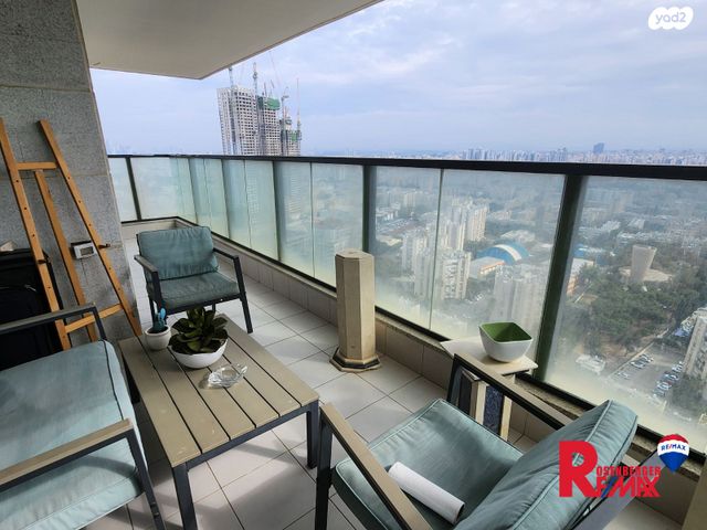 דירה, הרב ניסנבאום 37, אזור תעשיה, בת ים