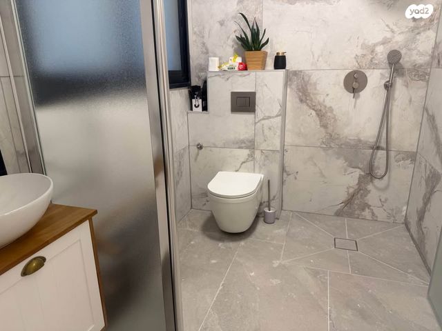 דירת גן, בורוכוב, גבעתיים