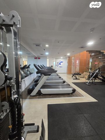 דירה, אברהם פררה, הולילנד, ירושלים