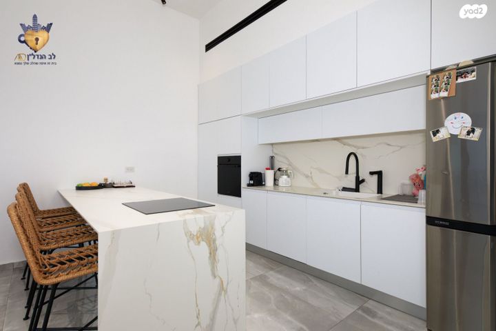 דירת גן, שדרות בר אילן 1, לב העיר, בת ים