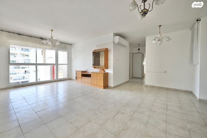 דירה, הגיתית, נאות אשלים, ראשון לציון