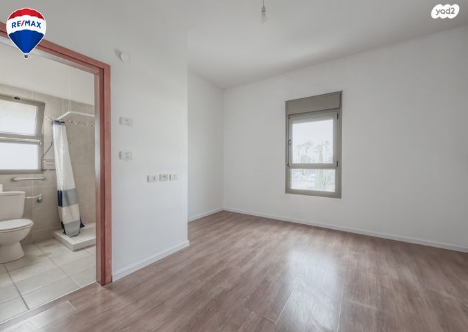 דופלקס, חלומות זכרון, זכרון יעקב