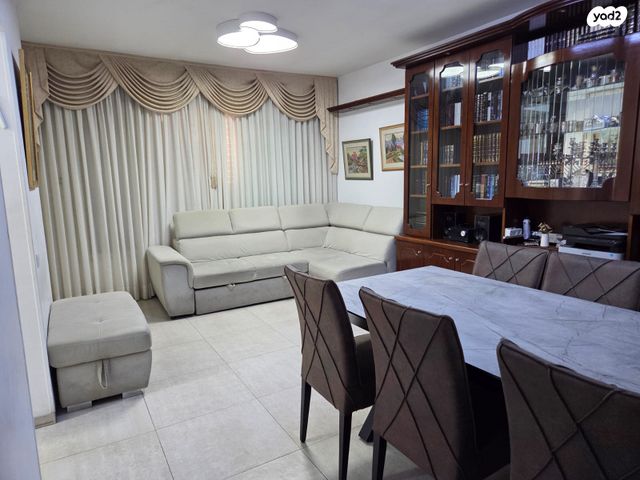 דירה, הדר גנים, פתח תקווה