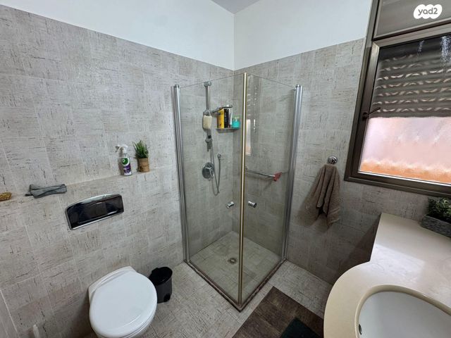 דו משפחתי, הר כרכום 22, הפארק, כפר סבא