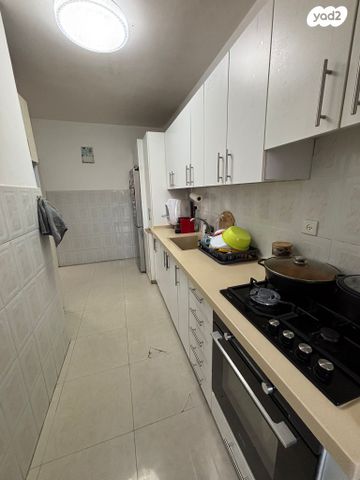 דירה, שדרות בר אילן 18, דרום מערב ותיק, בת ים