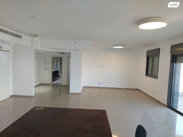 דירה, יצחק שדה 4, דרום מערב ותיק, בת ים