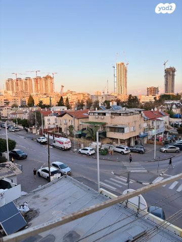 דירה, שדרות בר אילן 18, דרום מערב ותיק, בת ים