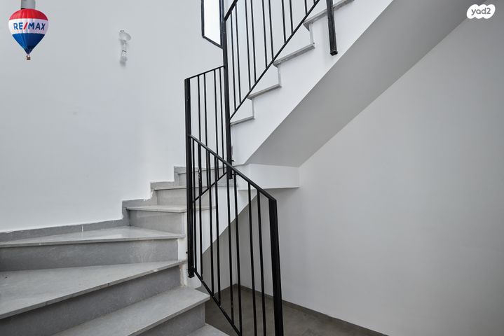 דו משפחתי, שבי ציון, פרדס חנה כרכור