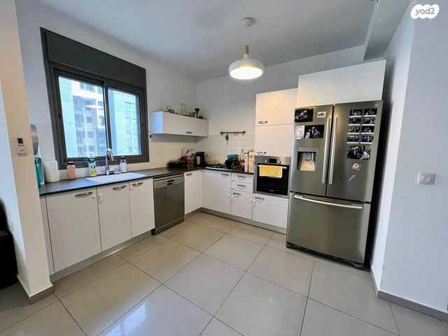 דירה, עזר וייצמן, מתחם 1200, הוד השרון