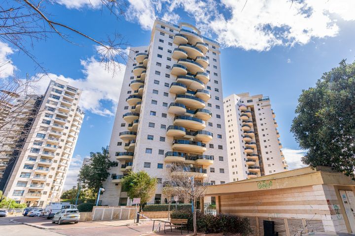 דירה, חוט השני, עין הים, חדרה