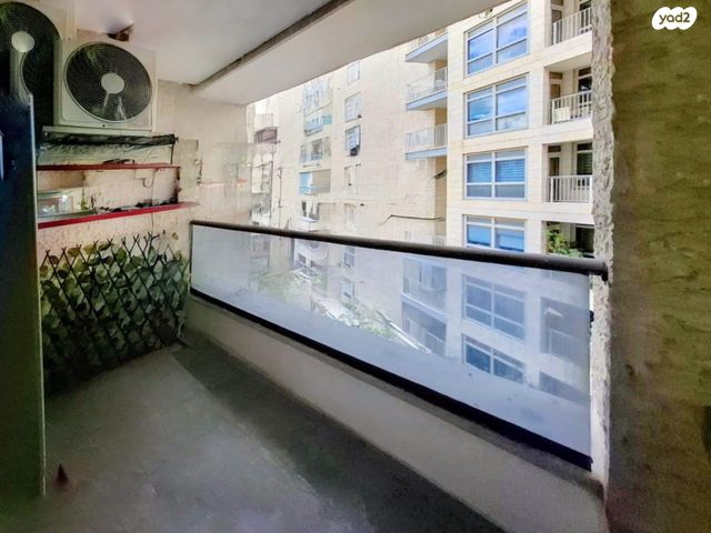 דירה, אליהו מני, ירושלים