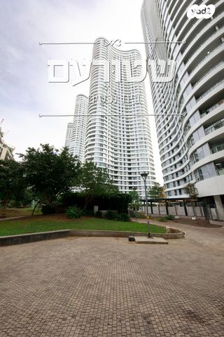 גג/ פנטהאוז, גרציאני יצחק, גני שרונה, קרית הממשלה, תל אביב יפו