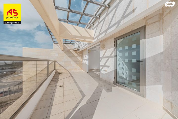 דופלקס, קרית הפרחים - 2005, רעננה