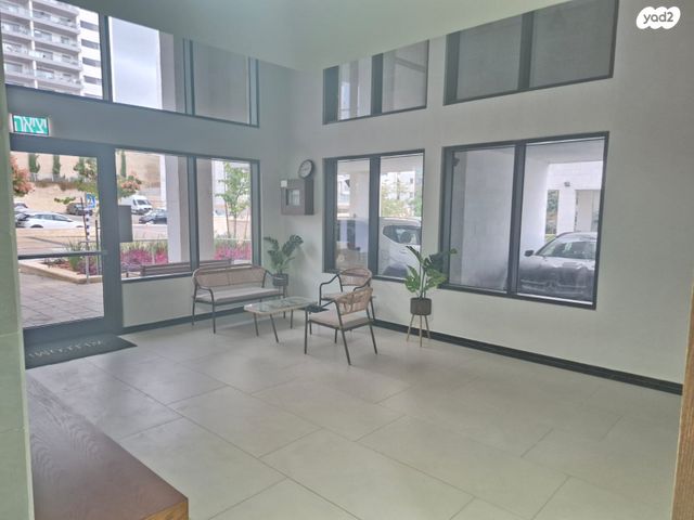 דירה, לוטם, הפרחים, חריש