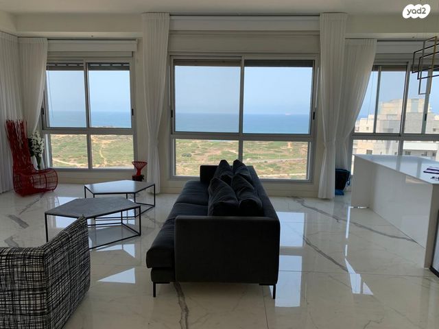 גג/ פנטהאוז, חוט השני 1, עין הים, חדרה