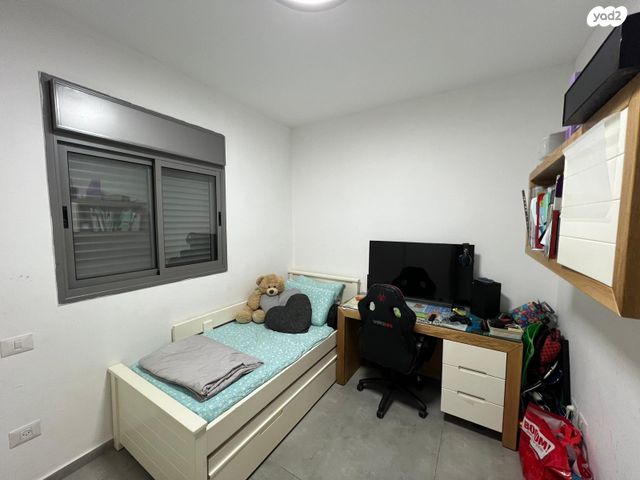 דירת גן, אריאל שרון, נווה שרון / שער העיר, נתיבות